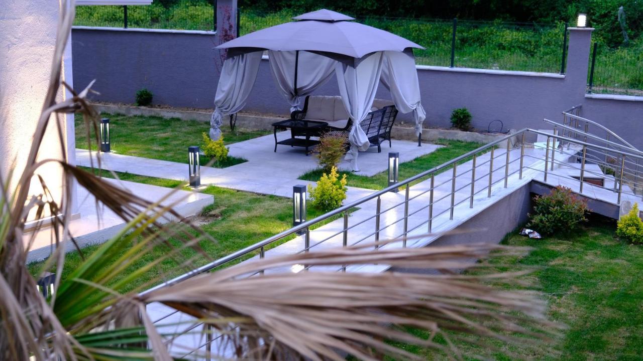 Flower City Suits Aparthotel Yalova  Exterior foto