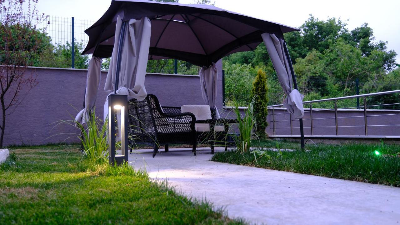 Flower City Suits Aparthotel Yalova  Exterior foto