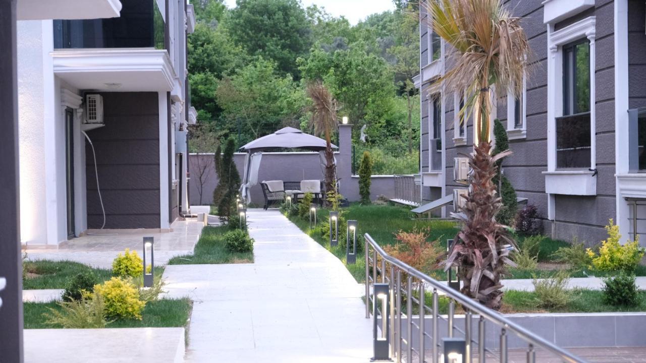 Flower City Suits Aparthotel Yalova  Exterior foto
