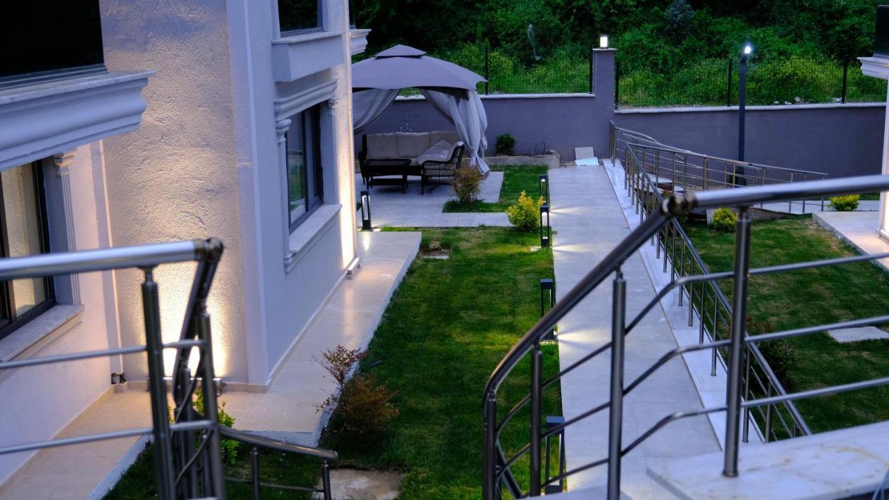 Flower City Suits Aparthotel Yalova  Exterior foto